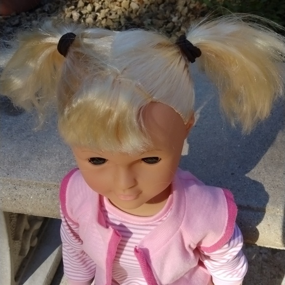 UNEEDA WISPY WALKER 27" WALKING DOLL - Blonde HAIR, Blue EYES - Picture 4 of 10